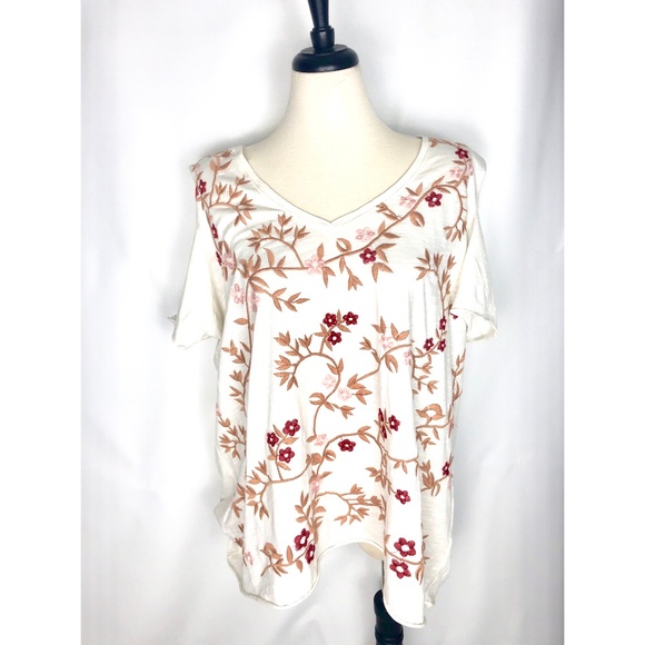 LUCKY BRAND WOMEN'S PLUS FLORAL EMBROIDERED TOP - Picture 2 of 6